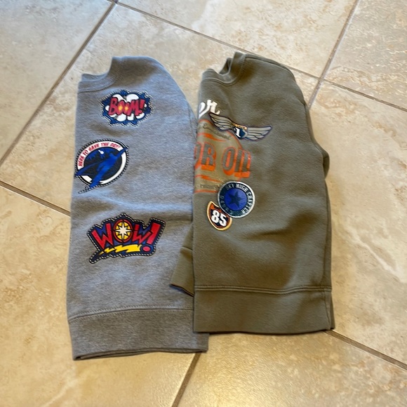 Bundle of 2 Sweatshirts - Size 4T - Picture 1 of 7